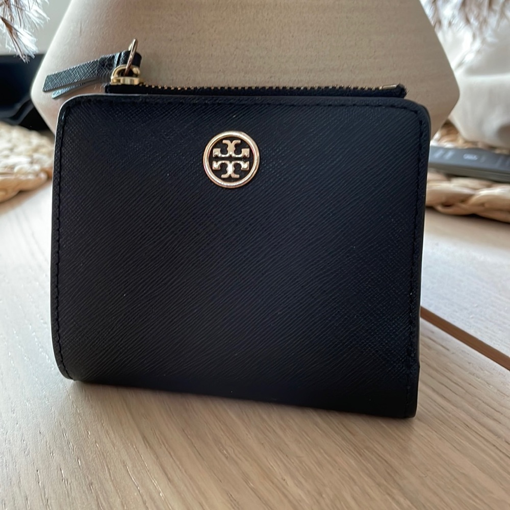 Tory Burch Robinson Bi-Fold